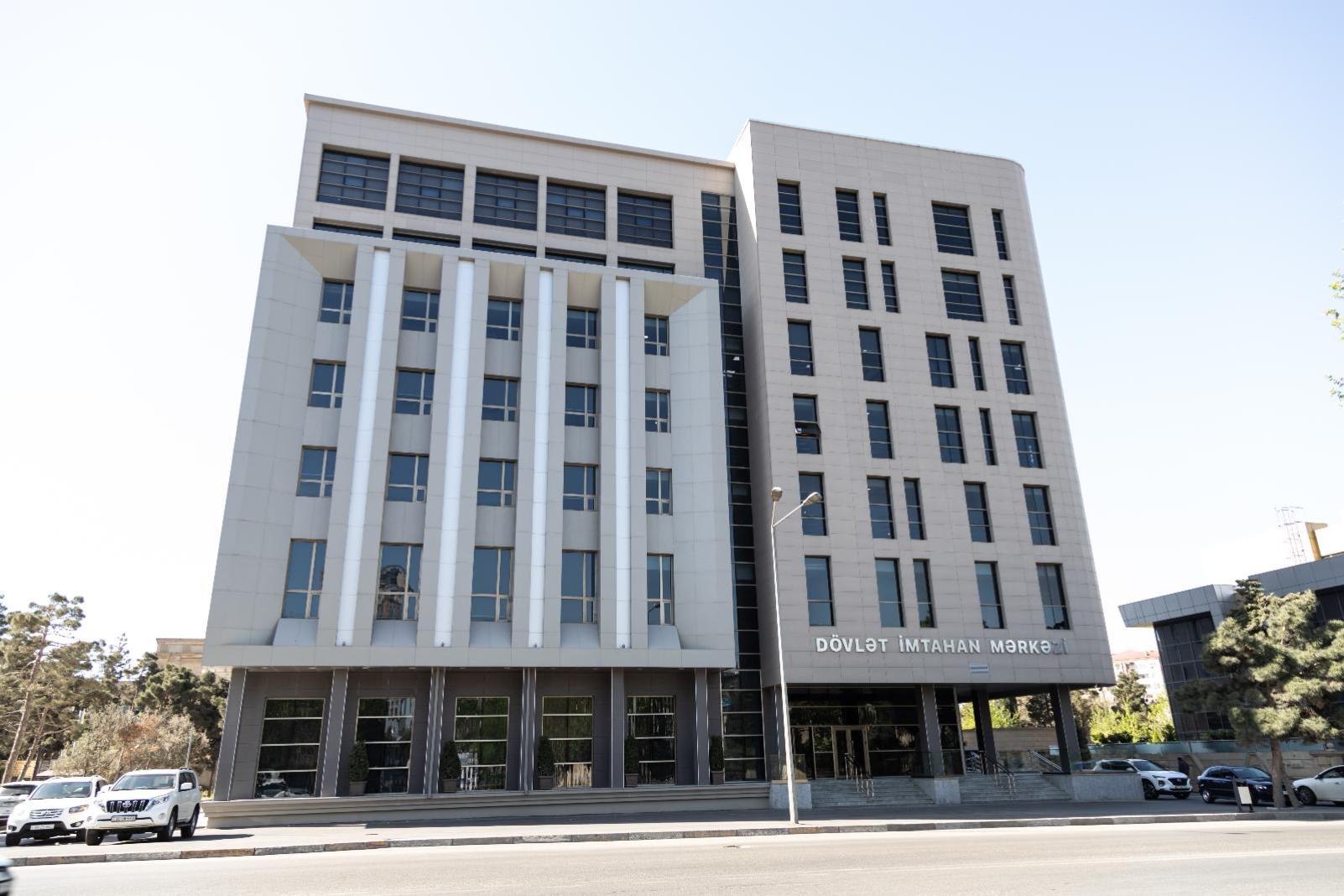 Ali təhsil müəssisələrinin sərgisi başa çatıb