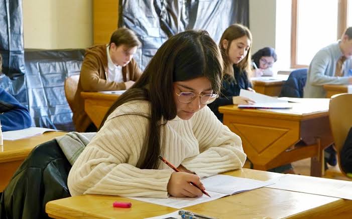I qrupda rus bölməsi üzrə hansı ixtisaslara az yer ayrılıb? - RƏSMİ