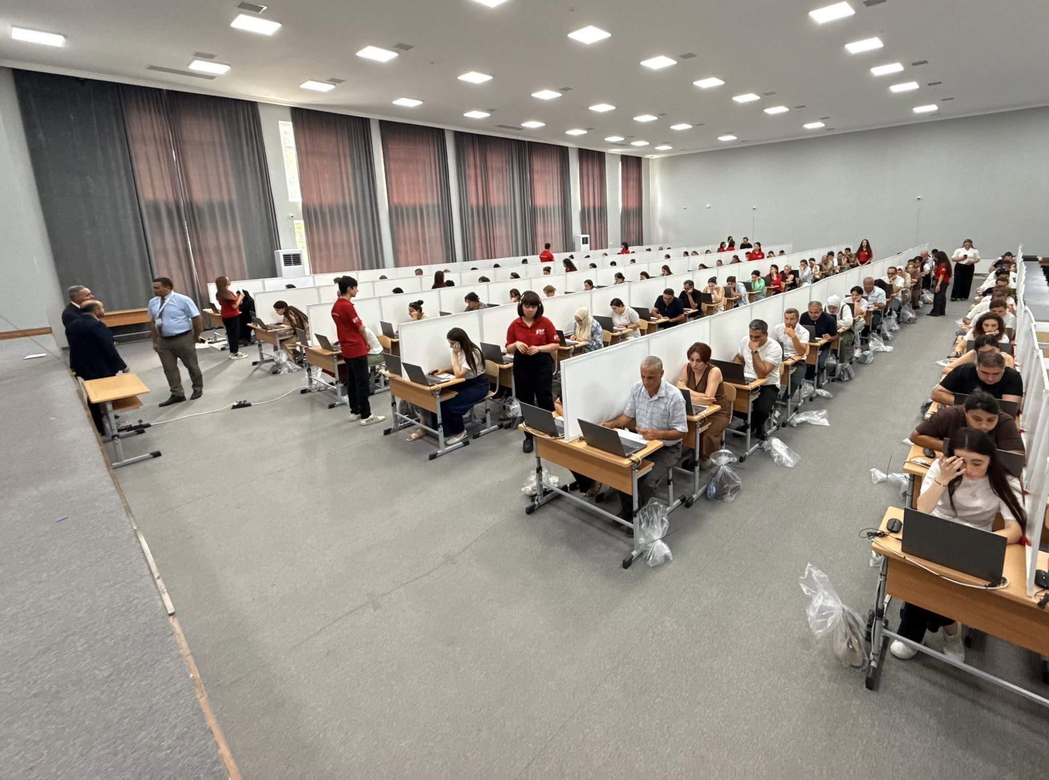 Peşə təhsili müəssisələrinə işə qəbul üzrə imtahan keçirilib
