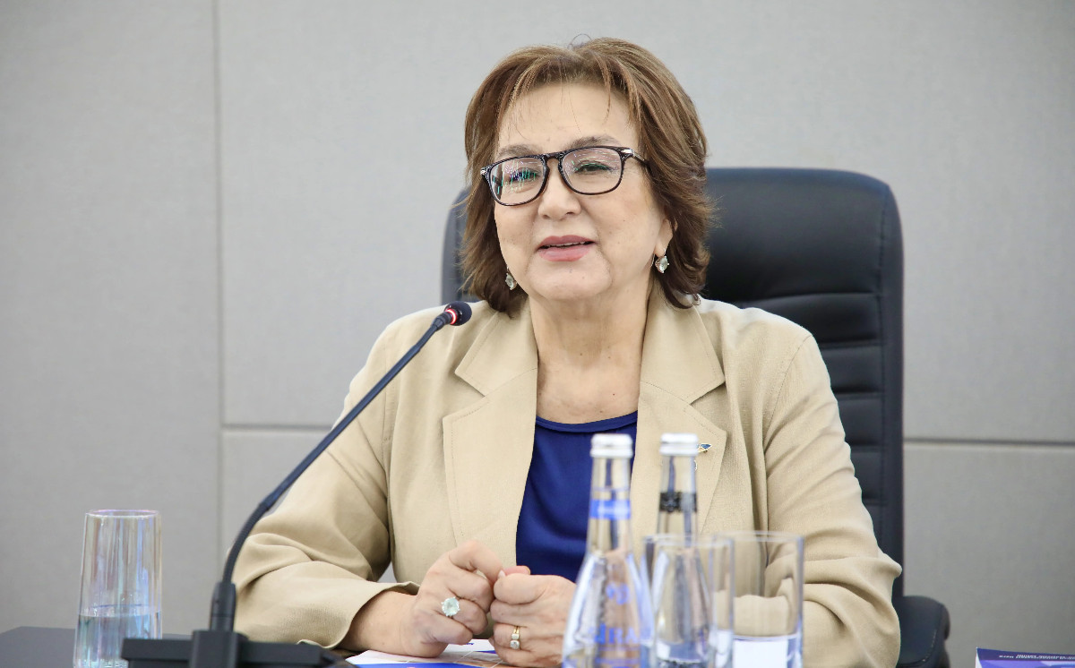Məleykə Abbaszadə tələbə adını qazananları TƏBRİK ETDİ