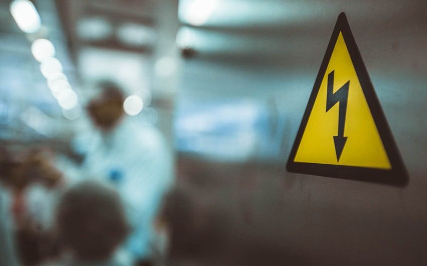 19 yaşlı gənci elektrik cərəyanı vuraraq öldürüb