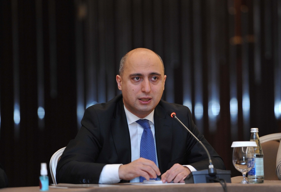 Nazir xəbərdarlıq etdi: Bəzi bölgələrdə şagirdlərin 88%-dək hissəsi oxuyub-anlamaqda çətinlik çəkir