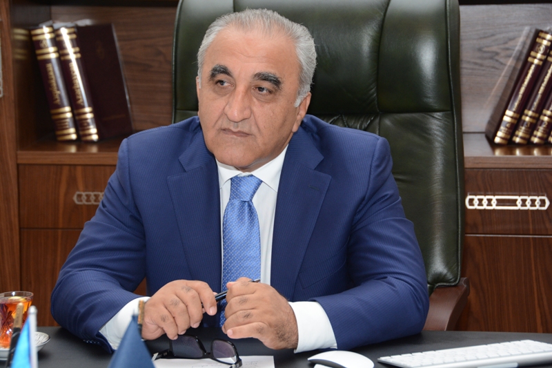 "Əyrini daha təkmil etməyə çalışmağa dəyməz&rdquo; -&nbsp;UNEC rektoru