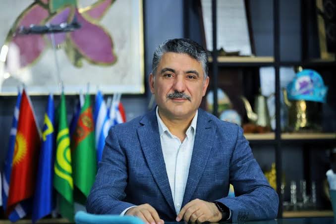 Təhsil texnoloqundan kəlağayı ilə bağlı təklif
