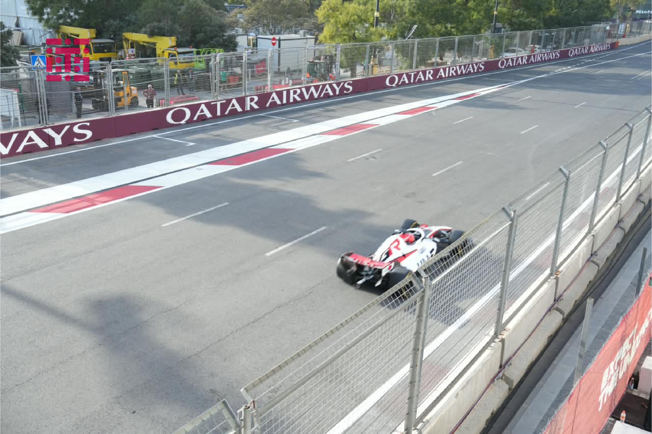 Formula 2-nin birinci əsas yarışı başladı