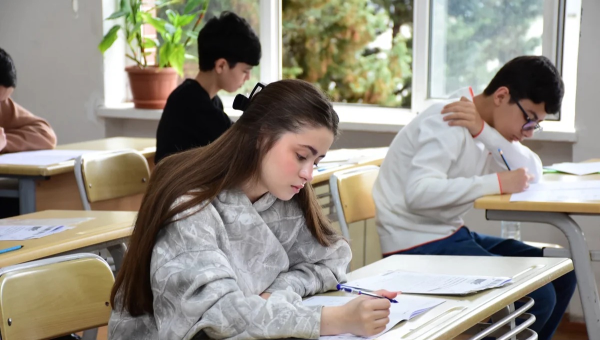 Bütün ixtisaslara xarici dildən bal&nbsp;tələbi qoyulmalıdır?&nbsp;