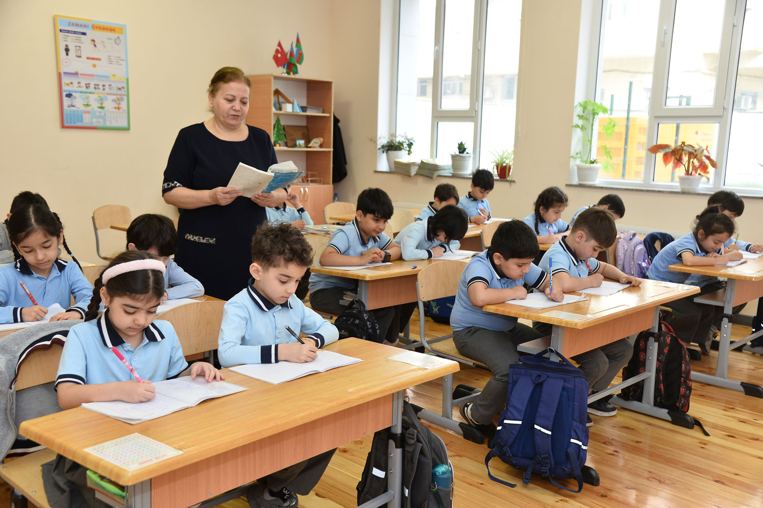 Siniflərdə şagird sıxlığına YENİ HƏLL - "Müəllim köməkçiləri gəlsin"