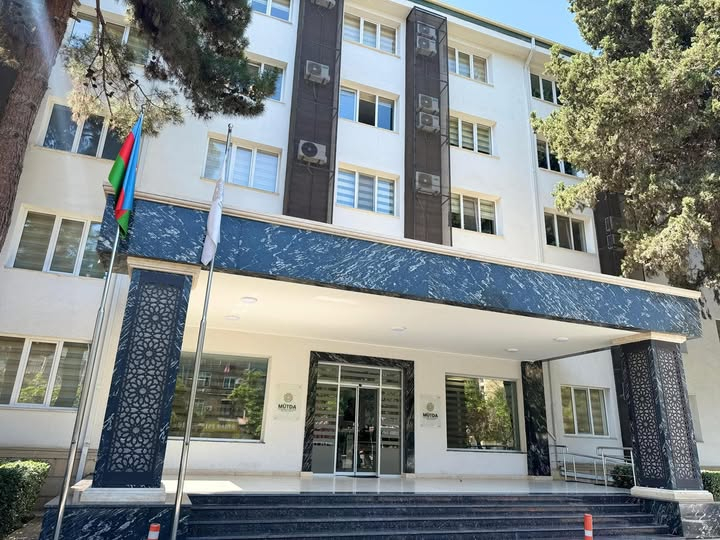MÜTDA müəllimləri belə təbrik etdi...