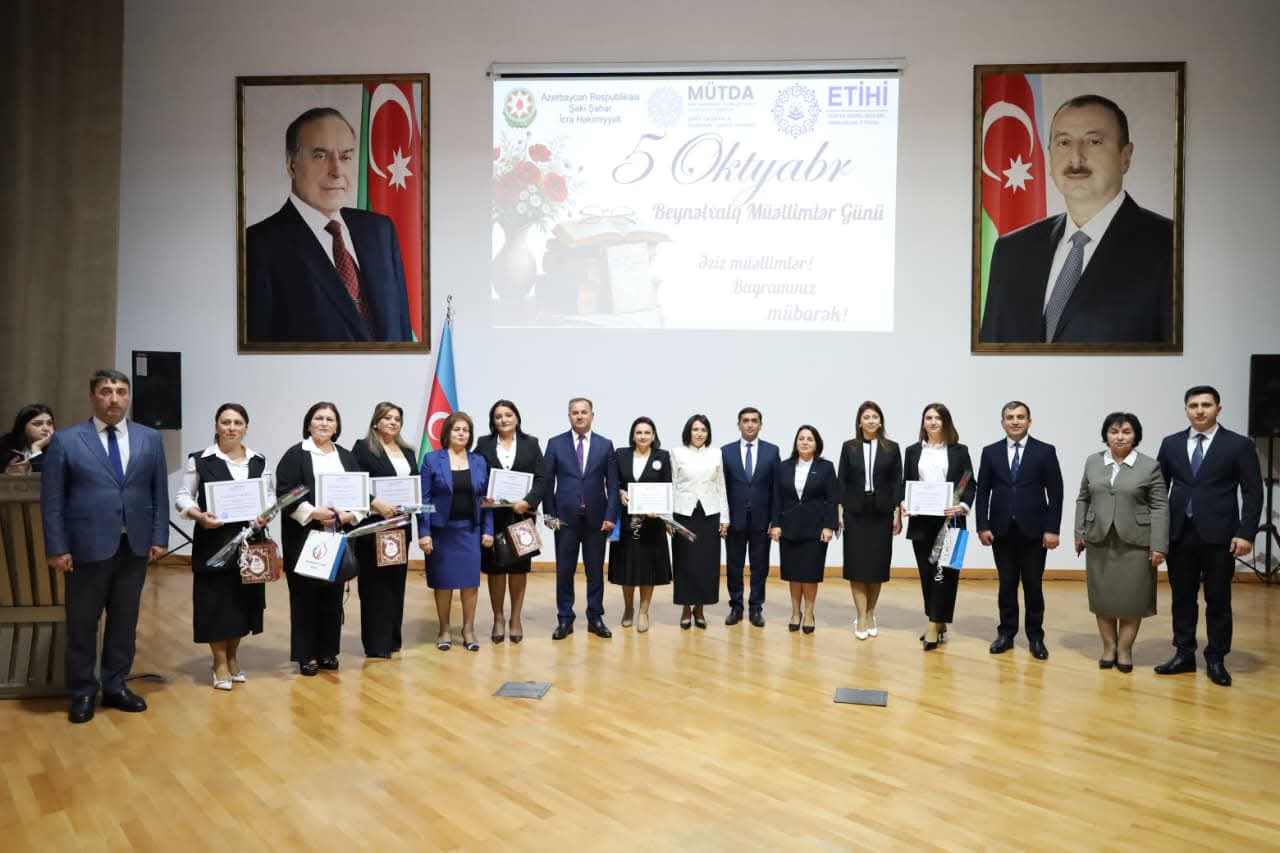 Şimal-qərb bölgəsinin bir qrup təhsil işçisi təltif olunub- FOTOLAR