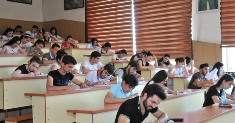 Azərbaycanda tələbələrin sayı 273 mini keçdi
