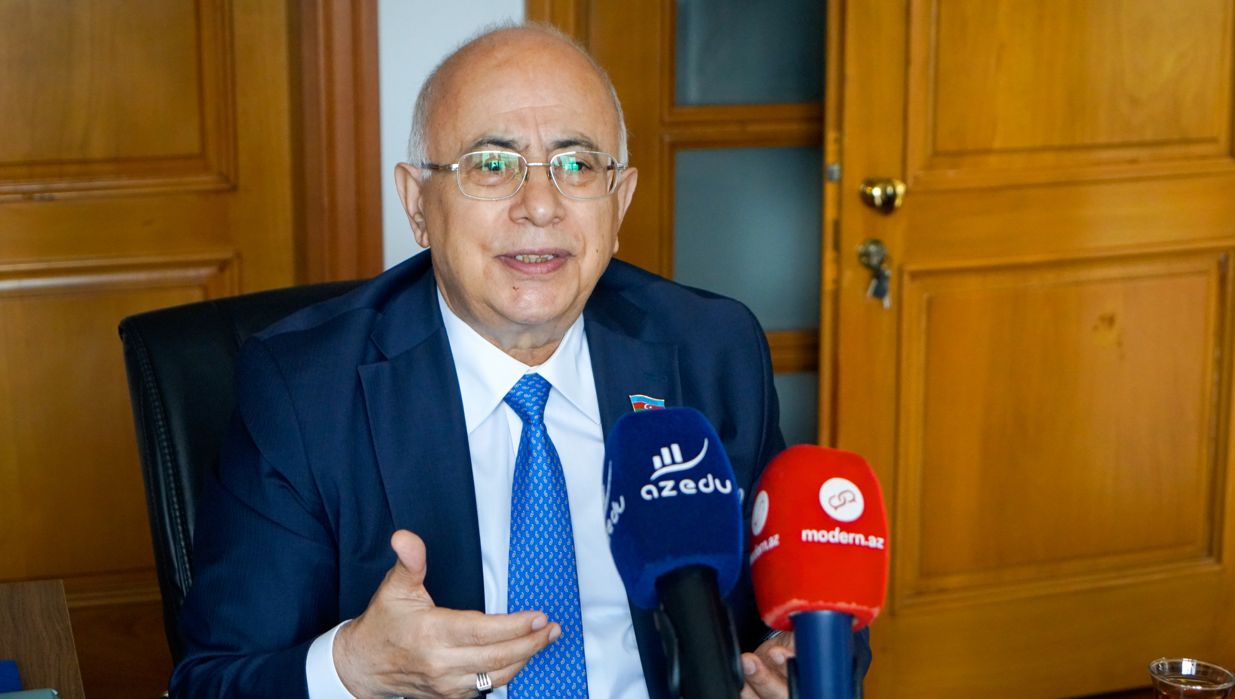 Minlərlə müəllim adını daşıyan var ki, heç zaman müəllim qarşısında oturmayıb - MÜSAHİBƏ