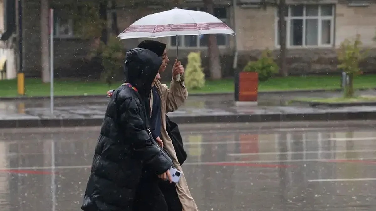 İstanbulda bütün təhsil müəssisələrində əyani təhsilə fasilə verilib