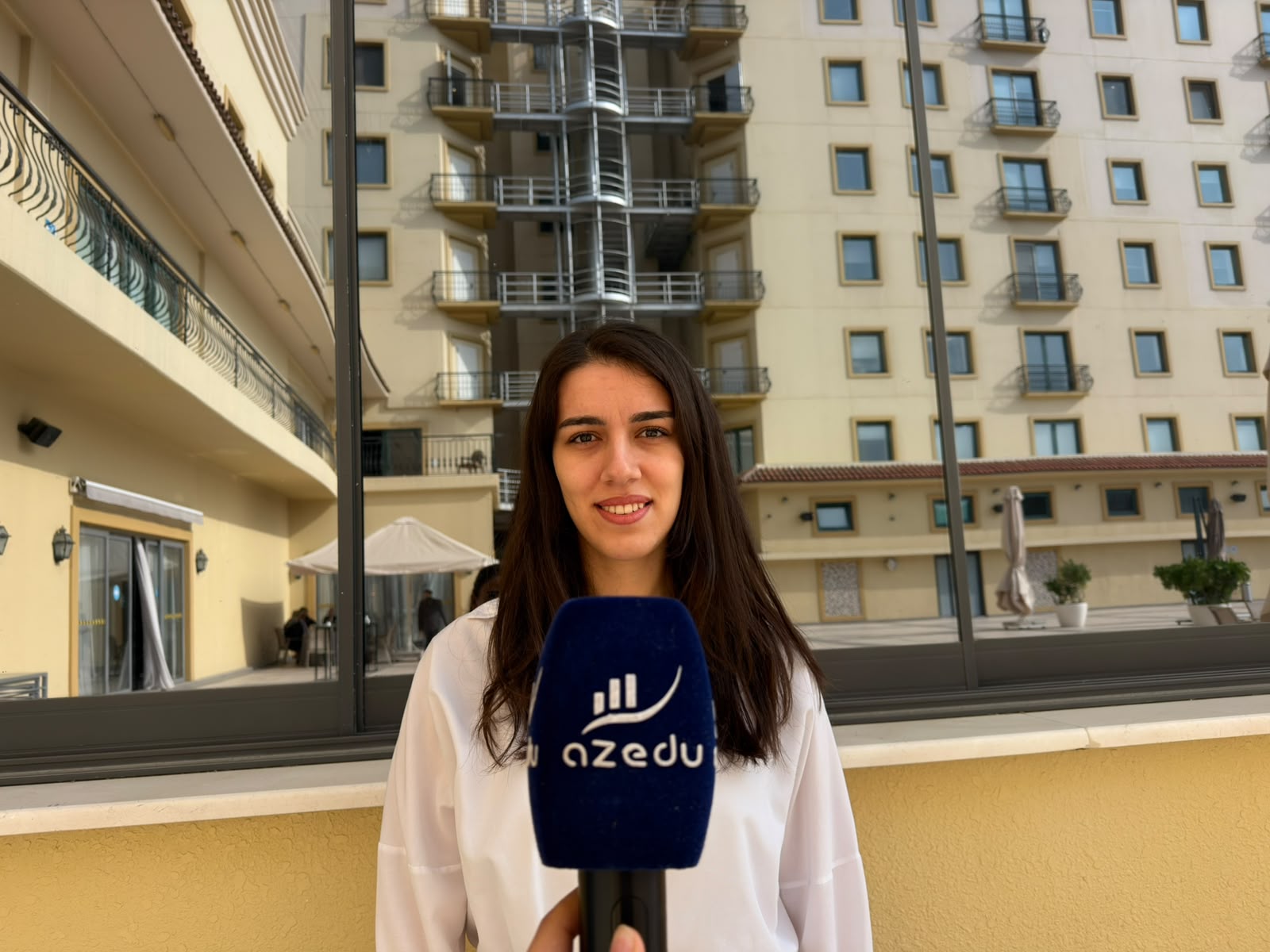 İngiltərədə təhsilini tamamlayan Nəzrin: &ldquo;Ən çox araşdırma aparmağı öyrəndim&rdquo;