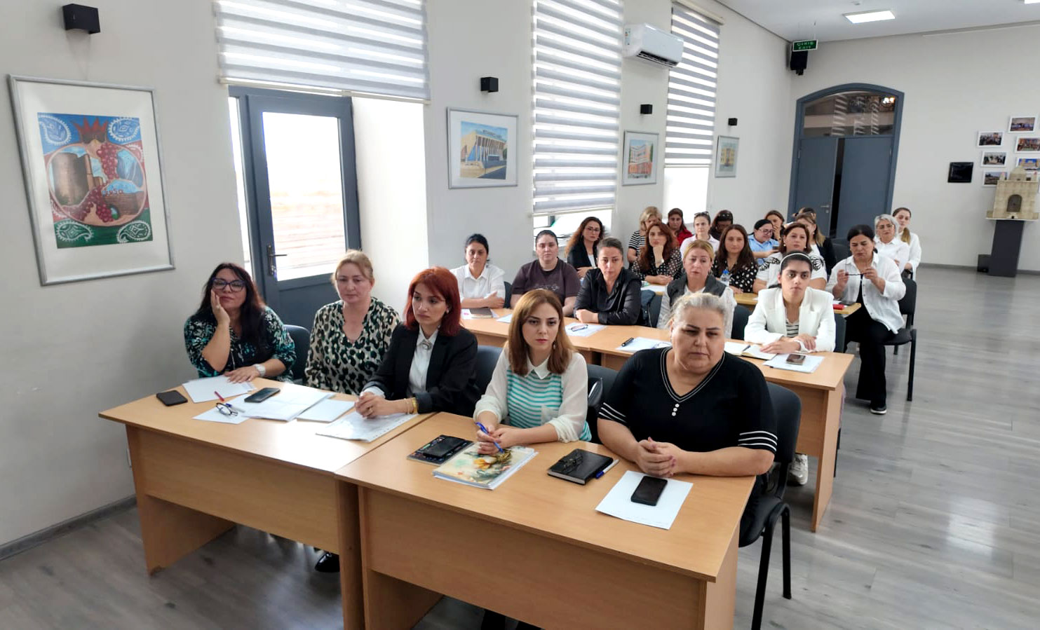Məktəbdənkənar fəaliyyətə dair təlim keçirilib