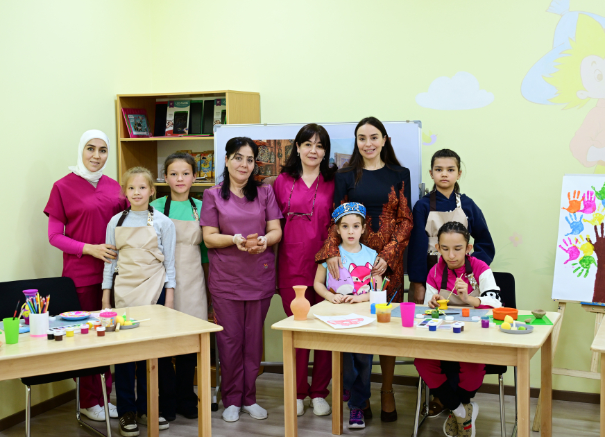Leyla Əliyeva Səmərqənddə xüsusi qayğıya ehtiyacı olan uşaq&nbsp;mərkəzi ilə&nbsp;tanış olub
