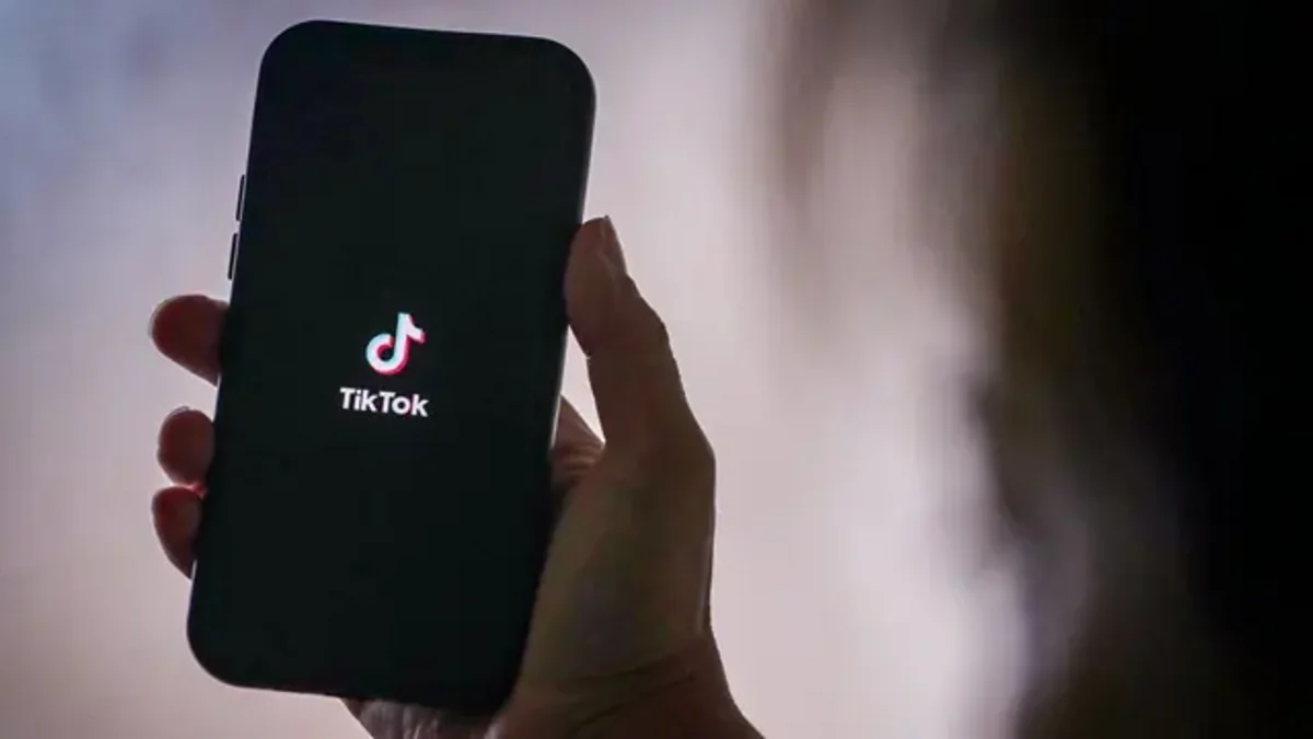 Bərdədə müəllim "TikTok"dakı təhqirə görə cəzalandırıldı