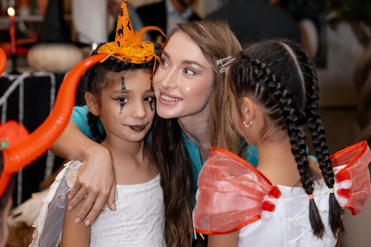 Alyona Əliyeva uşaqlar üçün təşkil olunmuş "Halloween" şənliyindən paylaşım edib - Foto